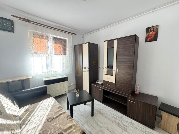 Garsoniera la parter zona Stefan Cel Mare