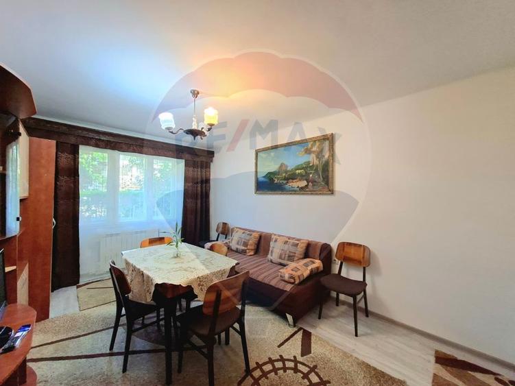 Apartament 2 camere decomandat, centrala gaz, de închiriat Podgoria