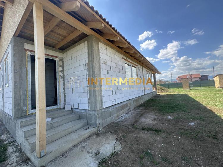 Casa in Rosu Teren 570 mp sau 1134 mp Terasa mare imprejmuit Barabant Alba