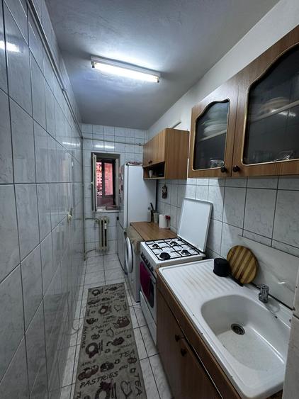 Apartament cu o camera decomandat, etaj 3, zona Garii