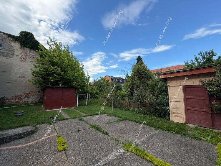 Casa individuala 2 apartamente | 310 mp utili | clinica / birouri Elisabetin