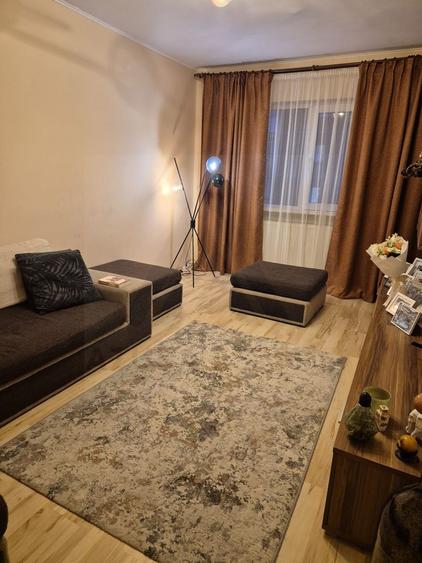 Apartament 3 camere 65 mp utili bucatarie inchisa pivnita Vasile Aaron