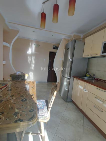 Închiriez APARTAMENT 3 CAMERE, Târgoviște, Micro 4 - 13