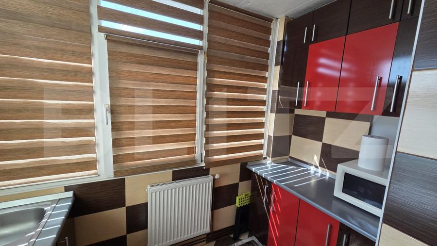 Apartament 3 camere, decomandat, 62 mp utili , mobilat si utilat , Craiovita Nou