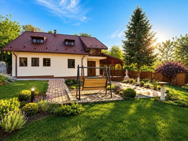 Vila cu 4 Dormitoare | Teren 1.438 mp | Aleea Manastirii | 5 min de Târgoviște