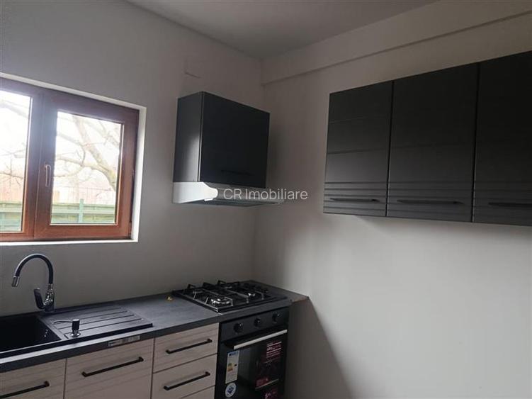 Vila de vanzare cu acces la padurea Izvorani in spatele casei si aproape de cent - 9