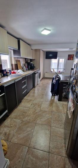 Casa ideal 2 familii, Ovidiu zona primarie.