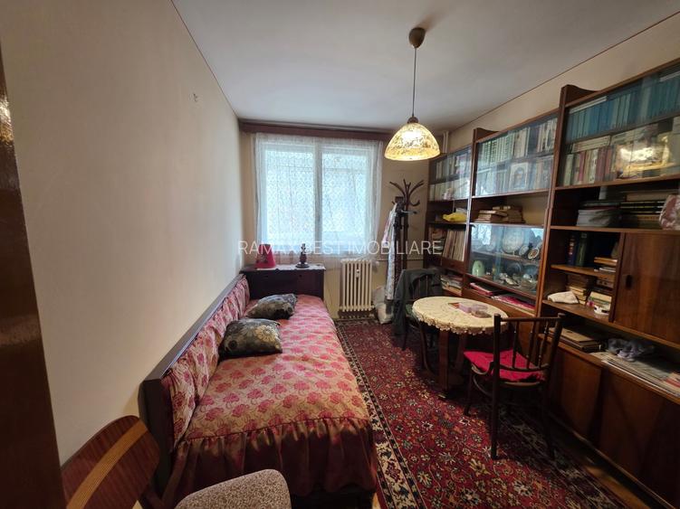 Titan, 10 minute metrou Costin Georgian, la piata Minis, 2 gr sanitare, - 13