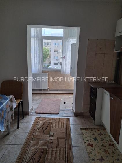 Apartament  cu 2 camere de închiriat – zonă Km 4-5 - 4