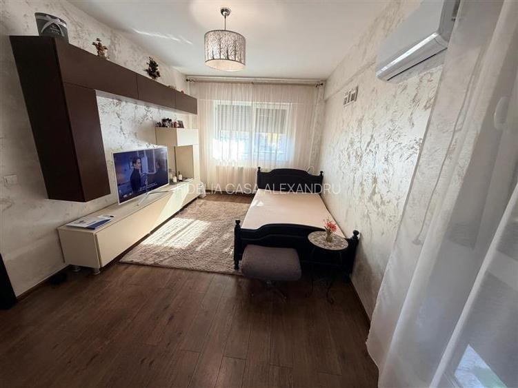 2 camere decomandat Galata, bloc nou - 3