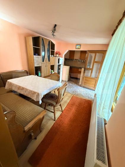 Casa de vanzare, 5 camere, 175 mp, Sercaita-Brasov