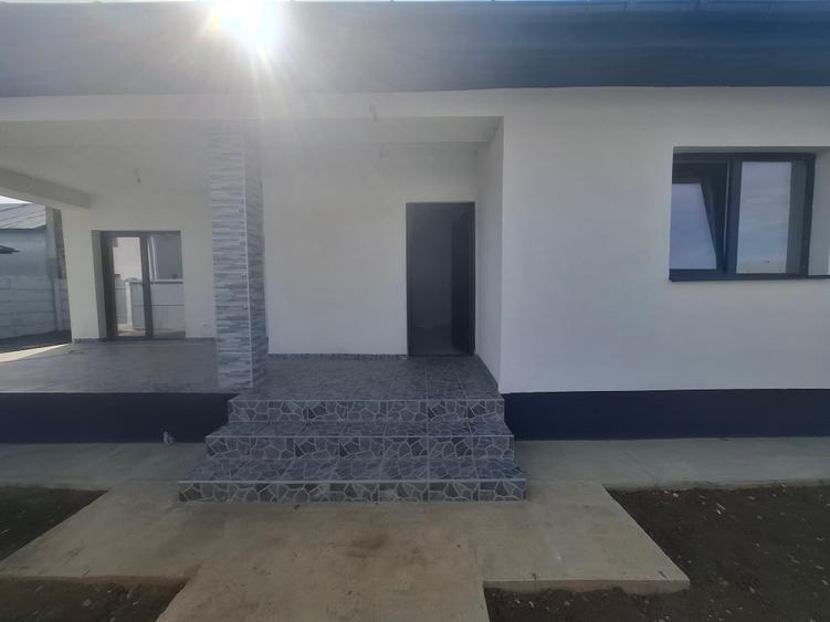 Casa 3 camere/Țegheș/ Individuala la Cheie