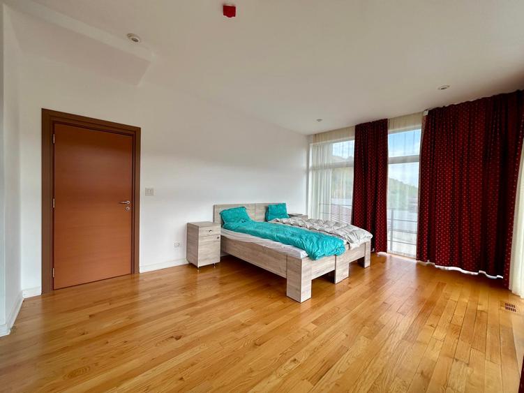 Duplex voluminos, perfect pentru un bussines sau o familie numeroasa