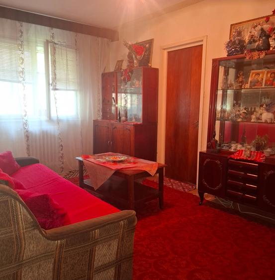 Groapa-apartament 3 camere,parter,boxa