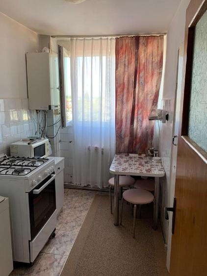 Vand apartament 3 camere!