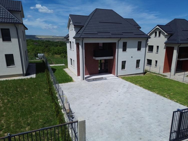 Casă individuală nZEB, 194 mp utili, teren 468 mp, Dezmir