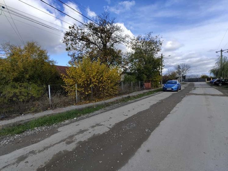 Teren (2025mp) -Deschidere 35mL - Intravilan (Toate utilitățile)