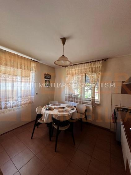 Casă de vânzare în Palazu Mare, 4 camere, teren 655 mp, construcție din cărămidă - 7