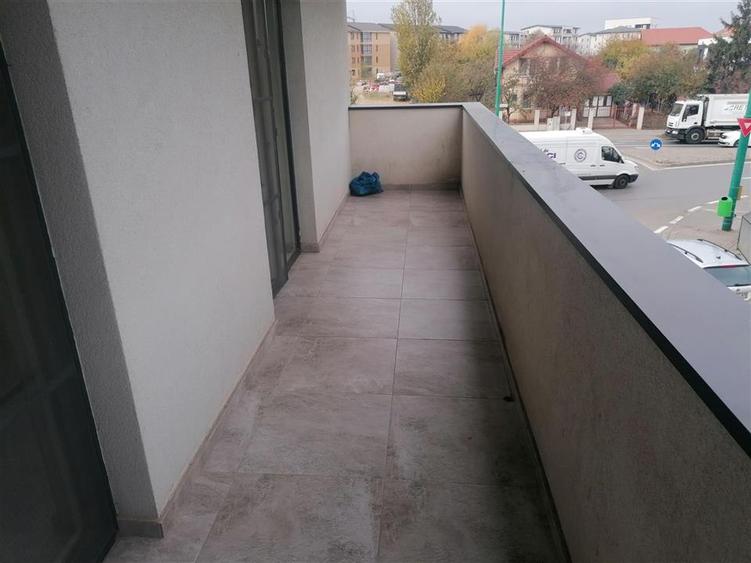 LUX Bloc Nou zona Girocului Termen Scurt