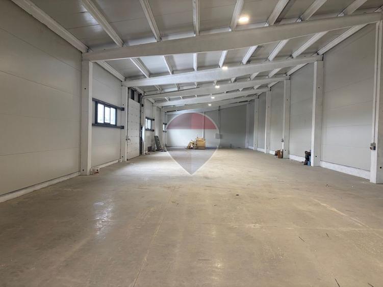 Hală industrială noua 868 mp, curte 720 mp, 2 porti de acces