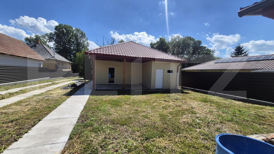 Casa cu 3 camere de , 200 mp, teren 3286 mp, localitatea Jankmajtis, Ungaria