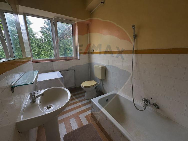 Apartament cu farmec interbelic – 3 camere | 82 mp | Zona Centrala