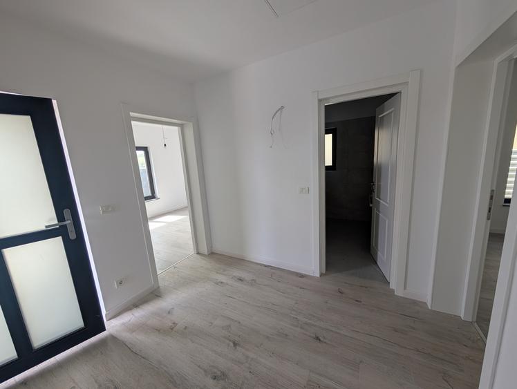 Casa premium! Hemeiusi 3 dormitoare,3 bai , terasa beci