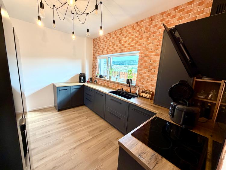 Duplex de vânzare în Chinteni – 120 mp utili, teren 330 mp – 275.000 € negociabi
