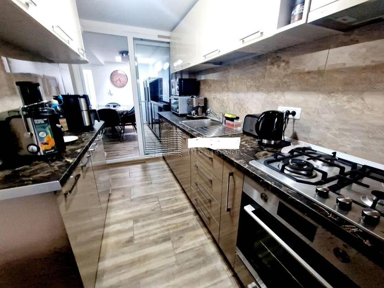 Casa cu 4 camere,decomandate, zona Medeea