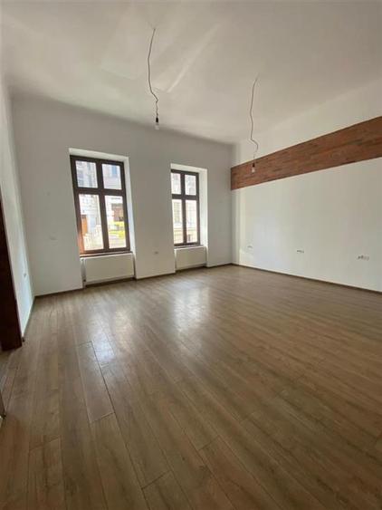 Inchiriez Spatiu Comercial cu intrare din Bulevard