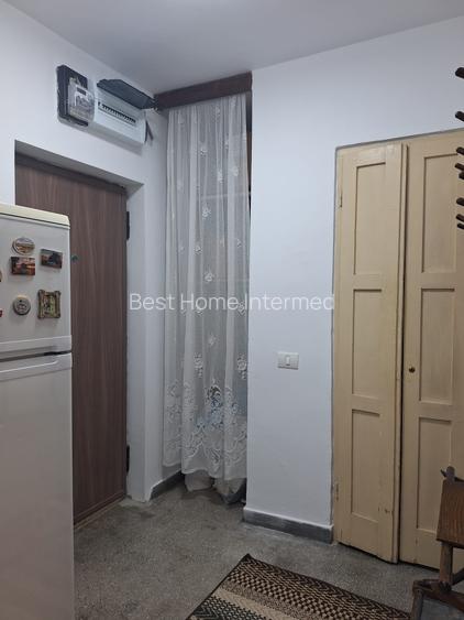 Delfinariu, 2 camere decomandate, gaze, 350 Euro termen lung