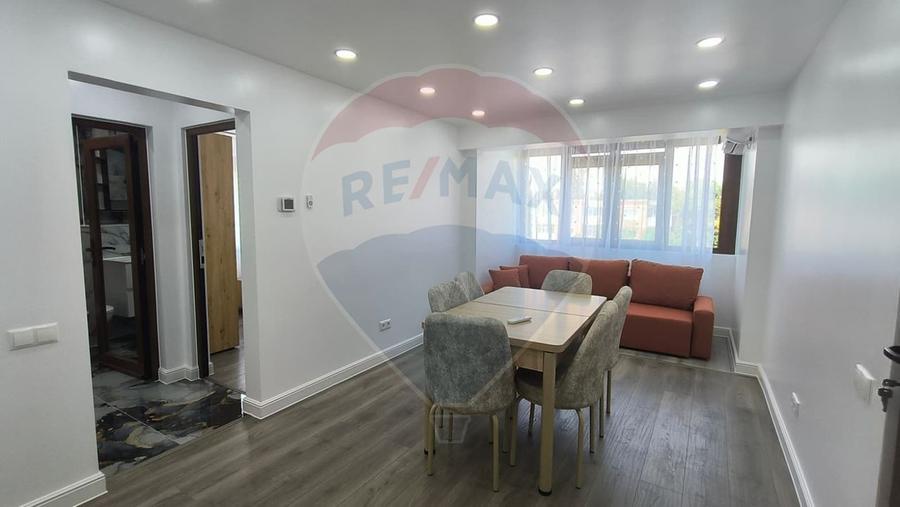 Apartament 3 camere de vânzare -Renovat complet - Micro 40