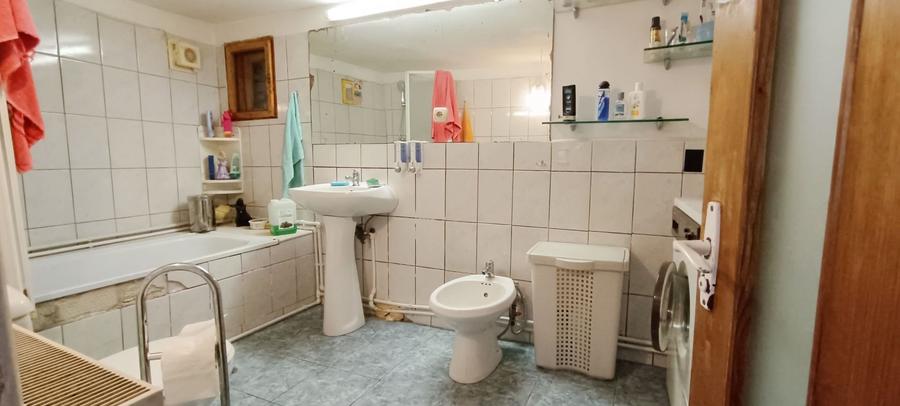 Casa si teren de 916mp in Sacele,cu front la B-dul Brasovului