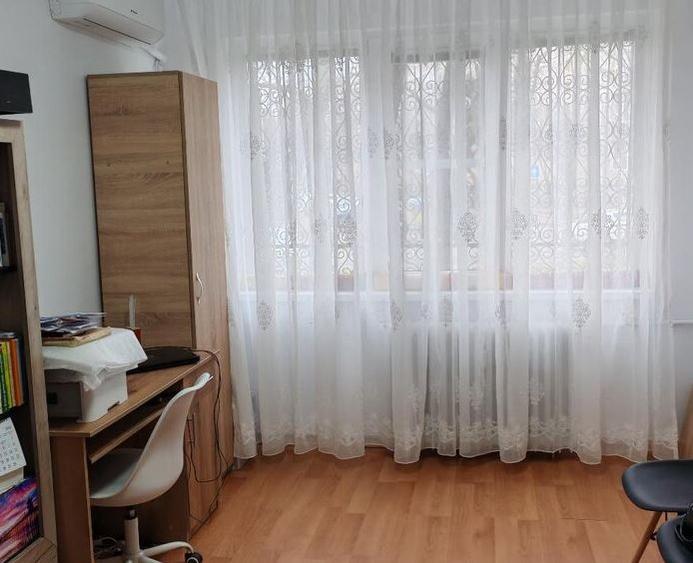 Garsoniera,Titan,Auchan,bl.reabilitat,MIXT,parter inalt/10,Amenajata,Libera