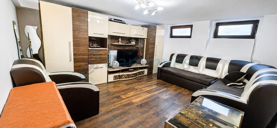 Apartament central cu o camera de vanzare in Oradea, Zona Parcului Petőfi Sándor
