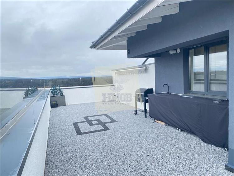 Penthouse de lux cu 3 camere 2 bai si terasa in Sibiu