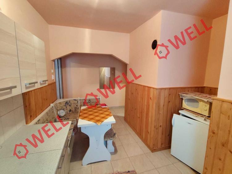 Apartament cu 2 camere de vânzare în centrul localității Brețcu!