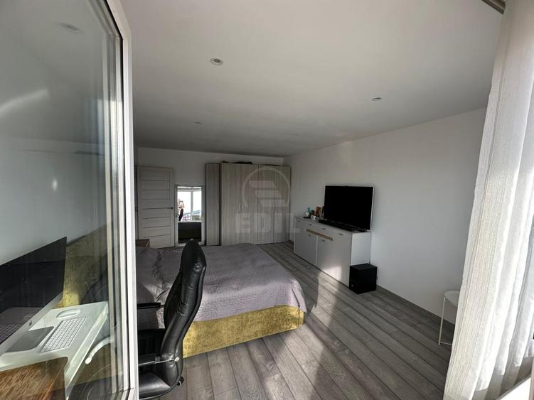 Apartament 3 camere semidecomandat zona Florilor
