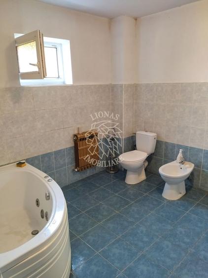 Oportunitate investitie! Casa 420 mp+balcoane-terasa 28 mp-Zavoaie