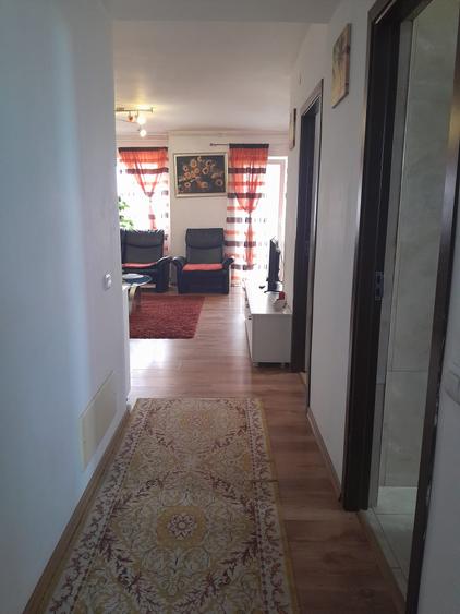 Inchiriere Apartament 3 camere semidecomandat, 65 mp ,Teilor