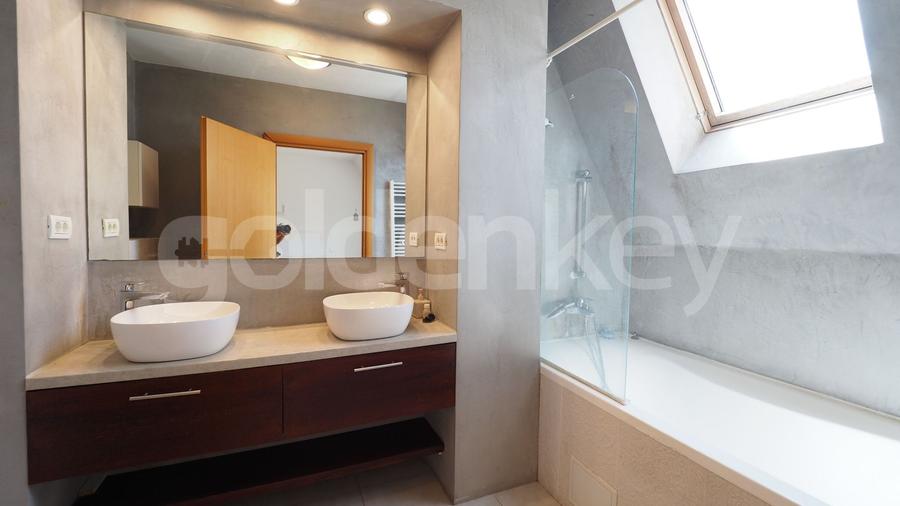 Vilă cu 6 camere in complex cu piscina