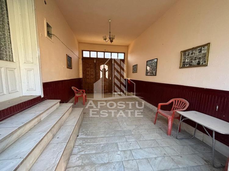 Casa cu 5 camere, 777 mp teren la MOLDOVA VECHE, ideal casa de vacanta
