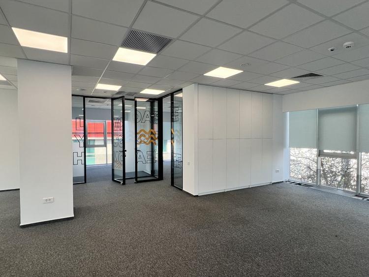 Birou ultramodern / Zona comerciala/ Acces facil