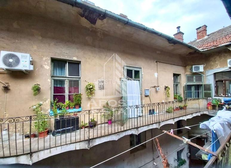 Apartament 3 camere cu vedere si balcon spre Piata Catedralei - 12