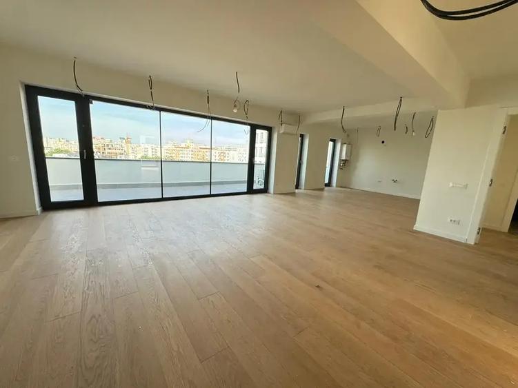 Penthouse 3 camere 158,43 mp - strada Eminescu