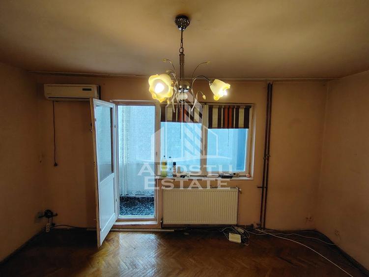 Apartament cu 2 camere de vanzare, boxa, Zona Cetatii, Timisoara