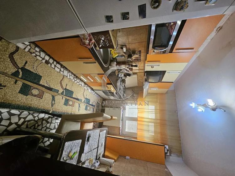 Apartament cu 3 camere zona Centru/Bazar ~ etaj 3 ~ cu imbunatatiri