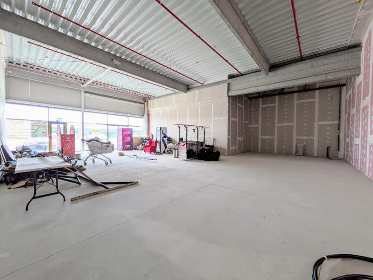Spatiu Comercial - 186 mp - Fun Shop Park Mosnita Noua