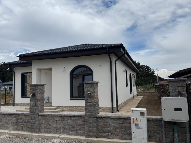 Casa noua individuala | 130 mp utili | Teren 535 mp | Balotesti