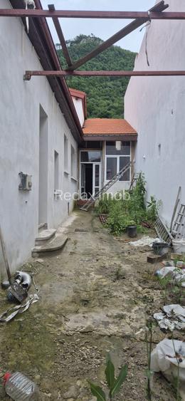 Casa unica Str Cerbului, Centru, singur in curte - 2